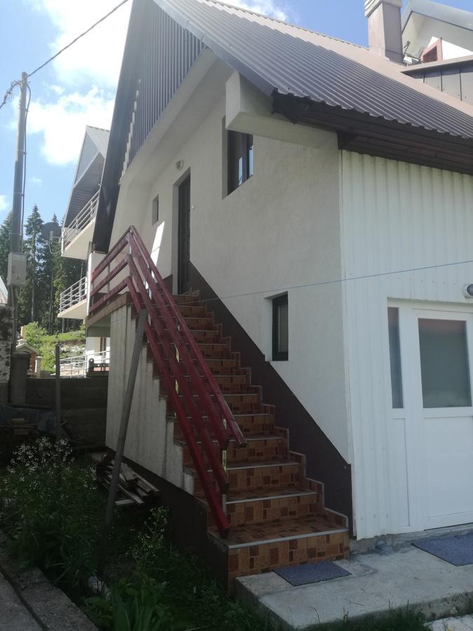 Apartment And Rooms D&J Žabljak Екстериор снимка